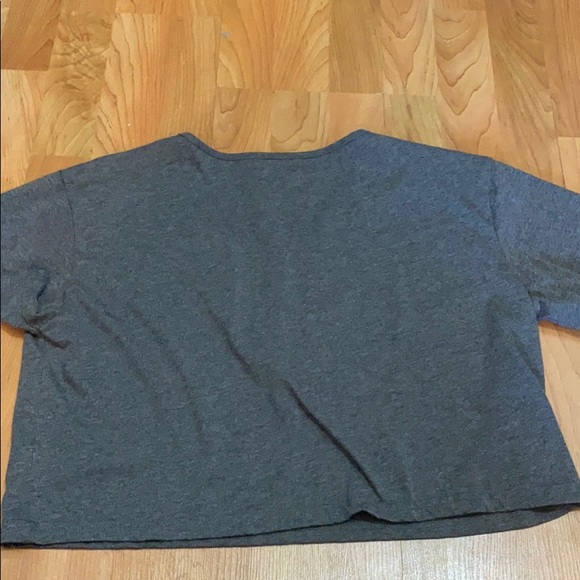 Grey tee cropped - Picture 2 of 3